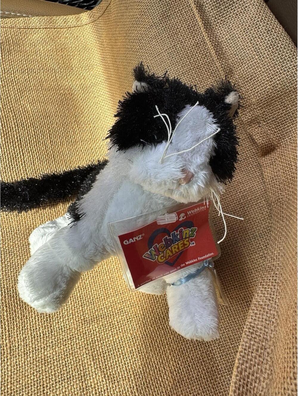 HM016 Ganz Webkinz Black and White Cat Plush With Sealed Code JZ31